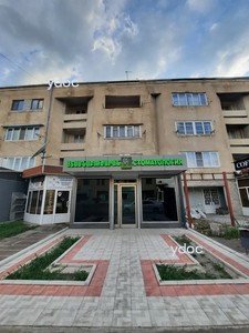 Вход в клинику